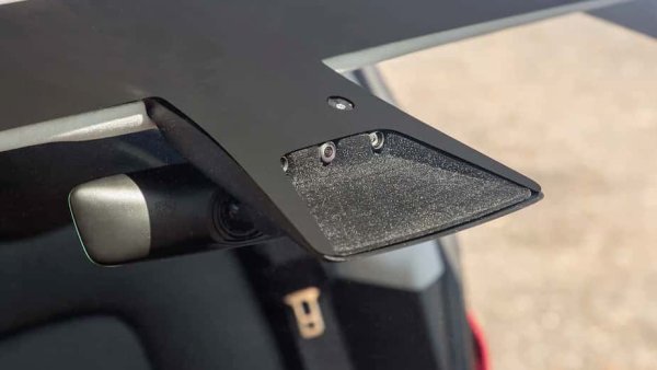 Tesla Engineer Shares Details on FSD V14's Robotaxi-Style Camera Cleaning
