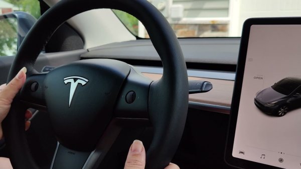 Tesla launches Cloud Profiles in update 2022.24