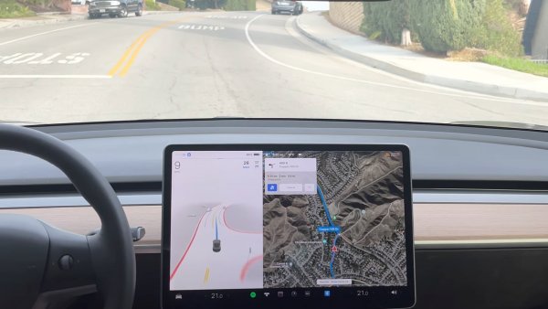 Tesla FSD Beta officially rolls out in Canada with beta 10.11.1