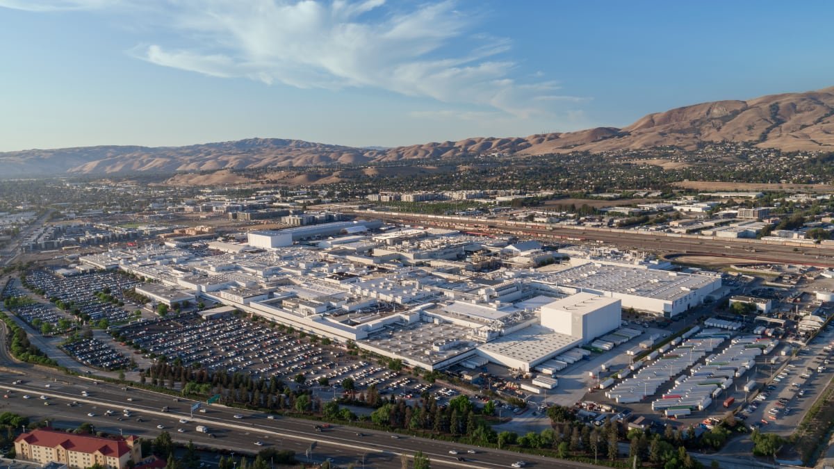 Canada continues to pursue Tesla investment