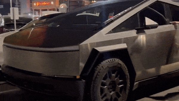 More Cybertruck Features Revealed: Light Bar Animaton, Cyber Owl's Glowing Red Eyes and Suspension at Startup [Video]