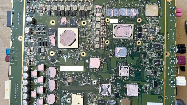 Everything We Know About HW5 / AI5: Tesla’s Next-Gen FSD Computer