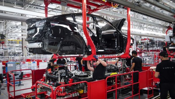 What is Tesla Factory Firmware – Ending With .100 or .200