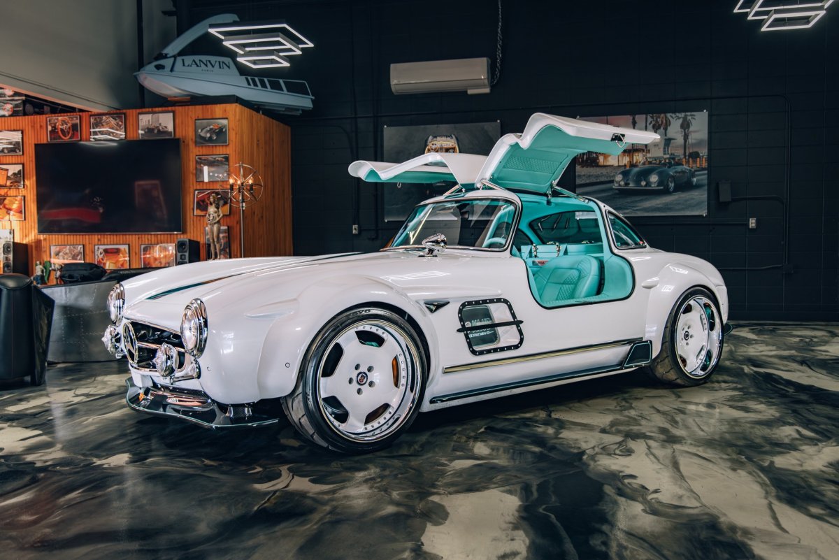 Another shot of the "Tiffany" 300SL.