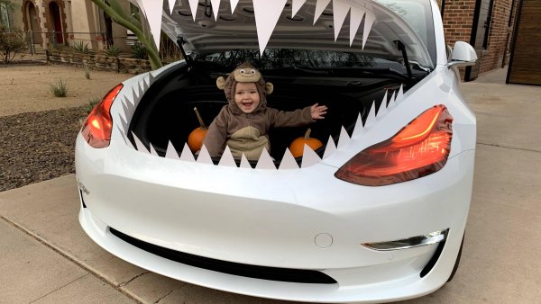 The Best Tesla Frunk (Trunk) or Treat Ideas & Halloween Decorations