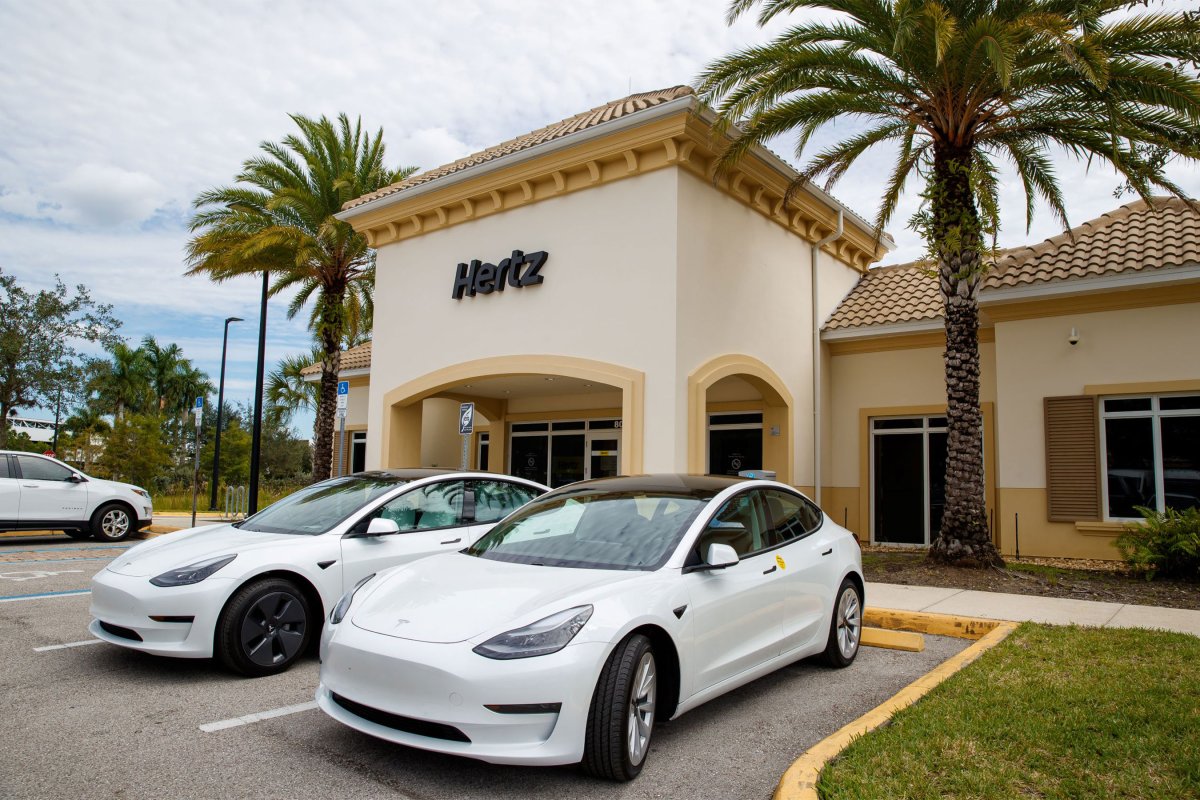 Hertz Reducing EVs in Fleet