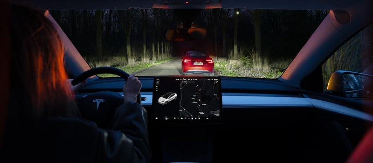 The adaptive headlights in action.