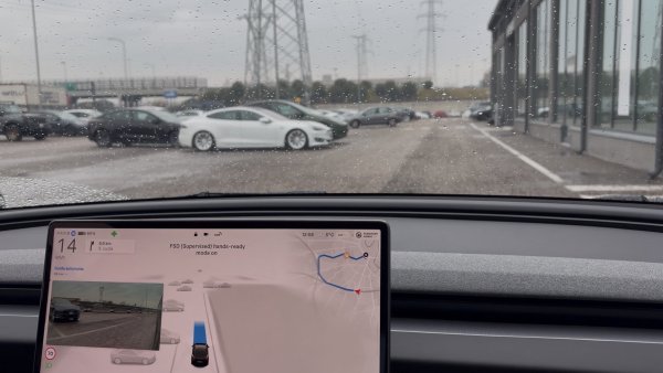 Differences Spotted in Tesla’s FSD During European Ride-Alongs