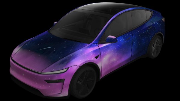 First Look at Tesla's Paint Shop: Custom Wraps and License Plates Feature [VIDEO]