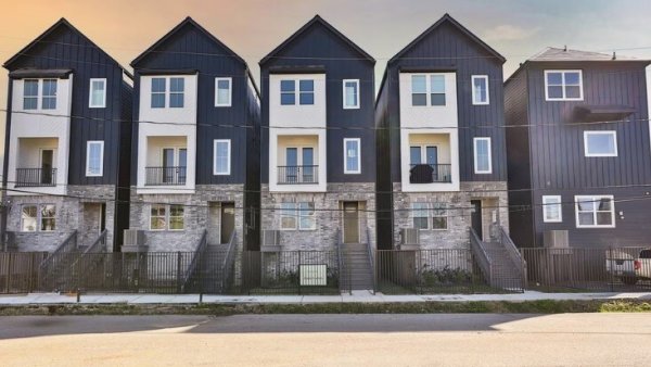 Houston Neighborhood Offers a Glimpse of the Future With Tesla-Powered Smart Homes