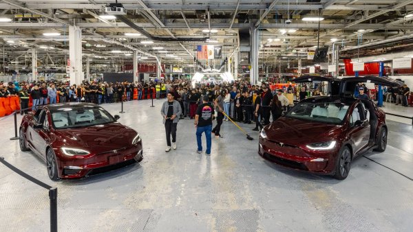 Tesla Delays Model S/X Signature Edition Delivery Event