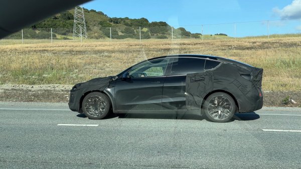 Tesla Model Y L Spotted Testing in U.S. for the First Time