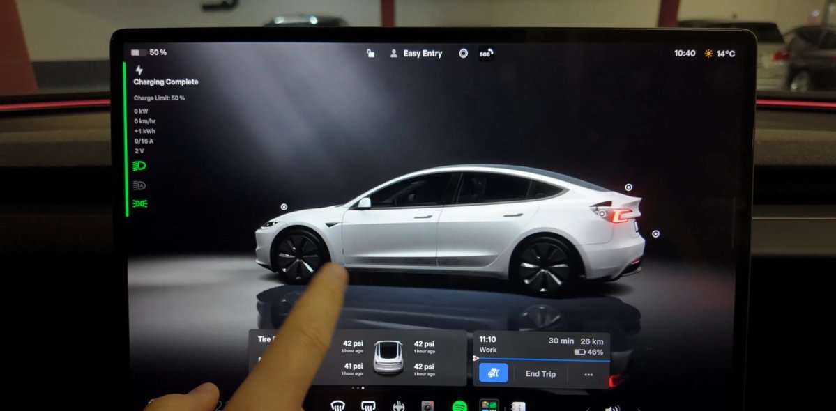 The full-screen parked visualization on AMD Ryzen vehicles