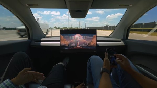 Tesla Cybercab Will Let You Change Air Vent Direction From the App
