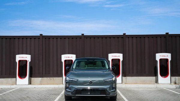 Tesla Opens Supercharger Access to Volvo EVs in Europe