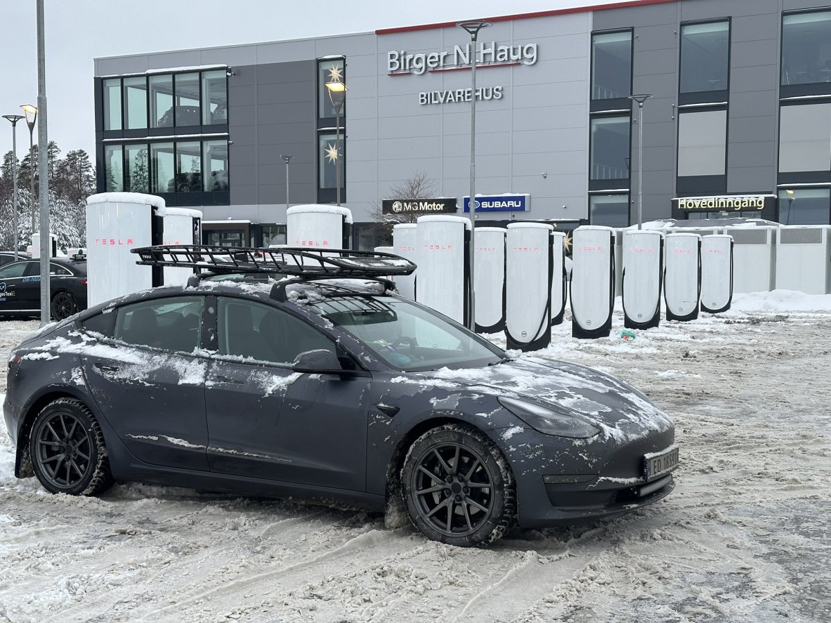 Tesla will improve its V4 Superchargers with improved docks and a more flexible cable