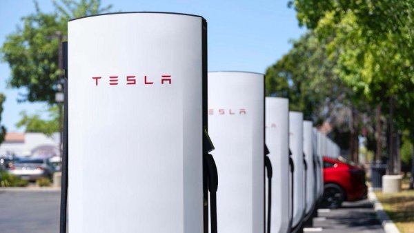 Tesla Supercharger Idle and Congestion Fees Explained and How to Avoid Them
