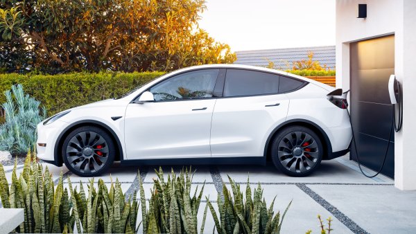 Tesla to Add Smart Charging to Wall Connectors