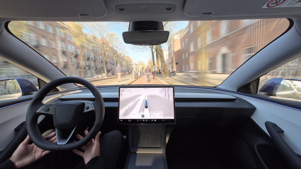 Tesla Warns Owners Against Using FSD Jailbreaking Devices