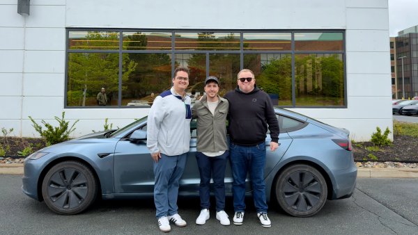 Tesla FSD Drives Coast-to-Coast Across Canada Without Intervention