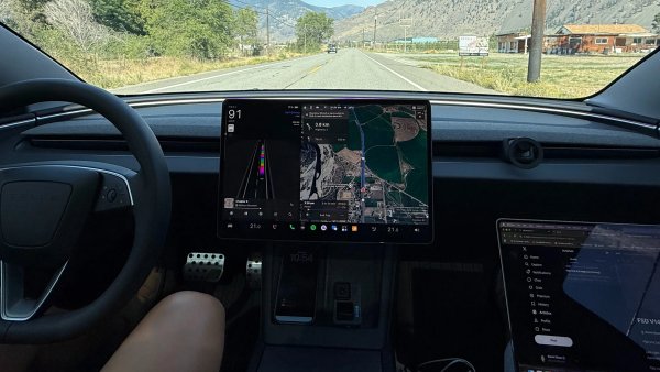 Tesla FSD V14.3.9 and V14.2 Lite: First Impressions