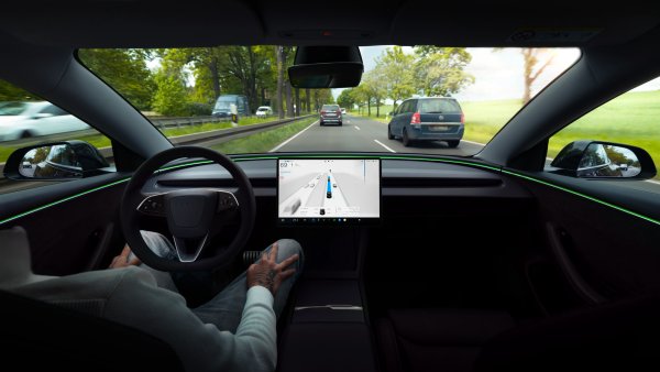Tesla VP: Updated Version of FSD V14 Lite Likely Going Wide
