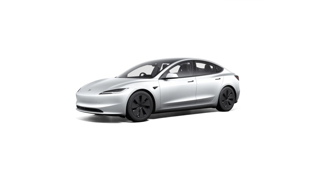 18-inch Photon wheels (left) vs. the new 18-inch Prismata wheels (right) on the Model 3 RWD