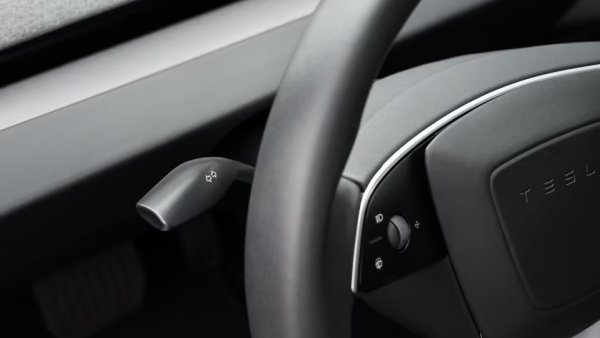 Tesla Brings Back Turn Signal Stalk on Model 3