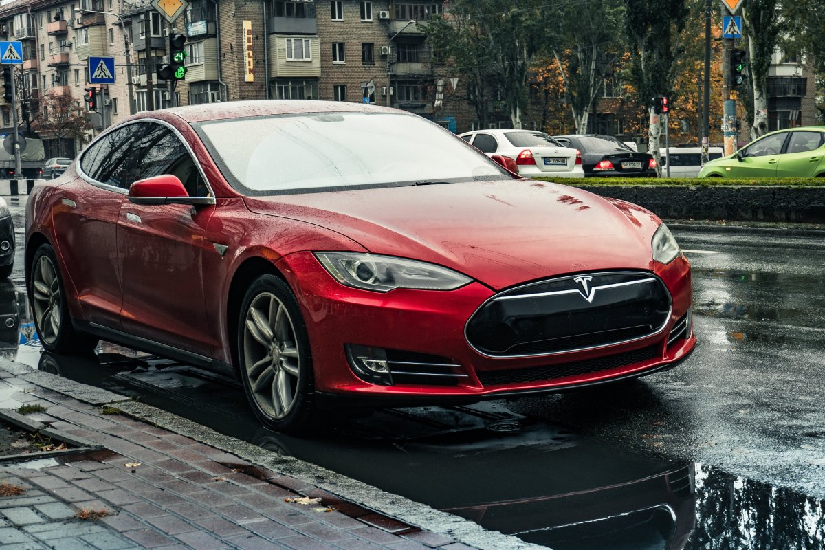 Older Model S Unlimited Supercharging can be transferred