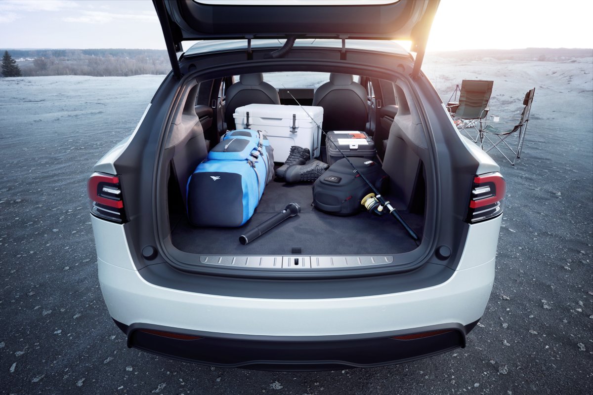 Exclusive: Tesla to Re-Enable 12V Power Sockets With New 'Accessory Power' Option