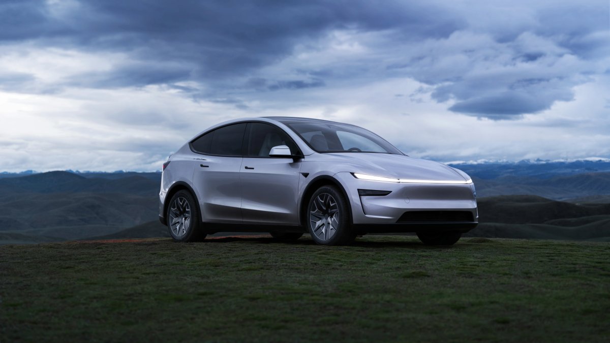 Tesla Officially Launches 6-Seat Model Y L in the U.S. With Launch Edition