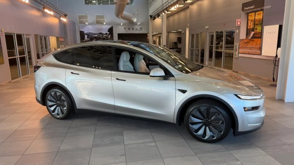 Tesla Model Y L Launch Series Now on Display in Stores