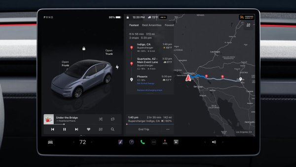 Tesla to Add Remote Screen Sharing Feature in Future Update