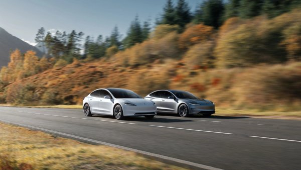 Tesla’s Emissions Credit Revenue Shrinks as Toyota and Stellantis Exit CO₂ Pool