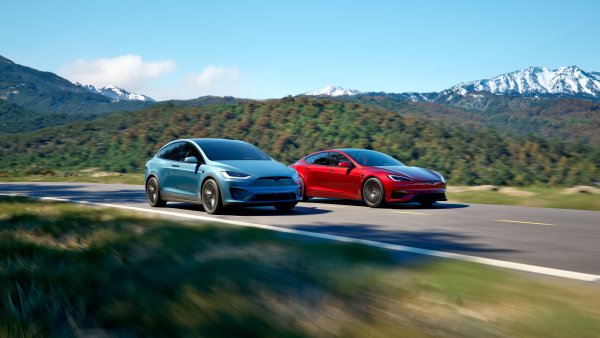 Tesla Updates Referral Program, Quadruples Benefits for Premium Vehicles