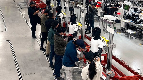 Musk: Tesla Will Probably Be First to Build Robots With AGI
