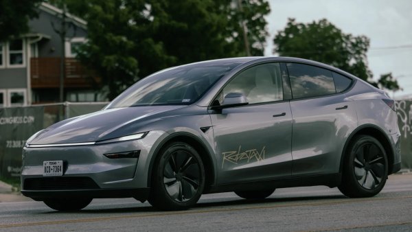 Tesla Files for 5,000 Vehicle Robotaxi Permit in Nevada