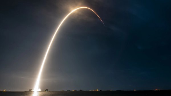 SpaceX Aims for 150Mbps to Cell Phones: What It Means for Tesla