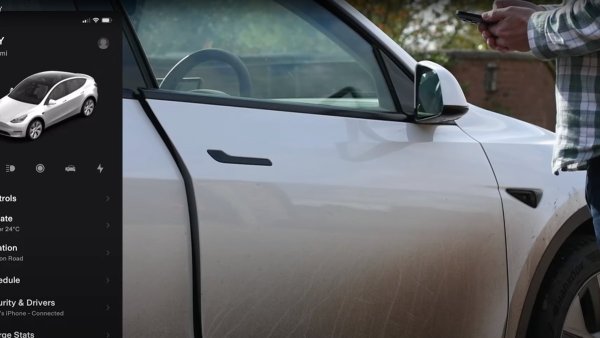 Tesla adds ability to unlatch car door from the app [video]