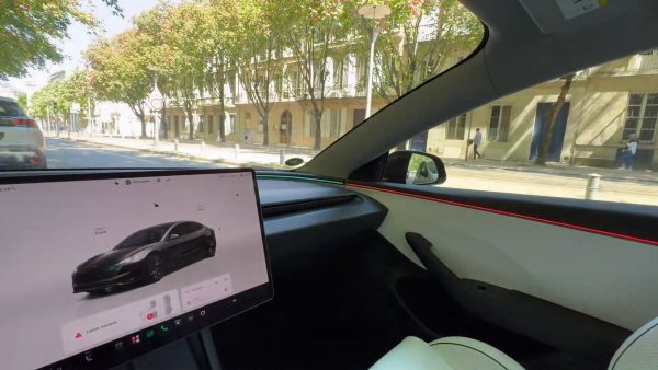 First Look at Blind Spot Warning Accent Lights in Update 2026.14 [VIDEO]